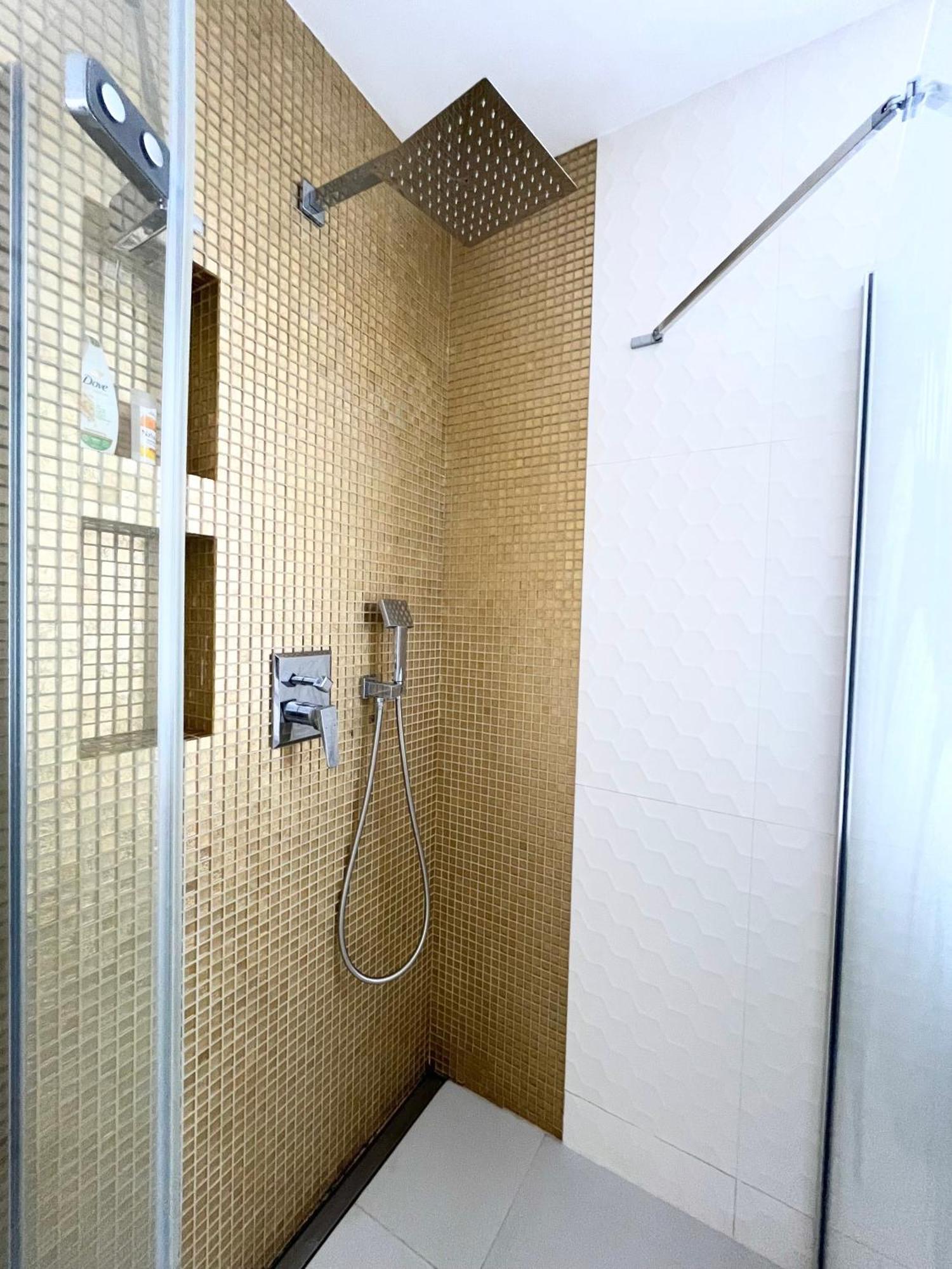 شقة Luksusowy Apartament Z Jacuzzi By Jacek Budek غدينيا المظهر الخارجي الصورة